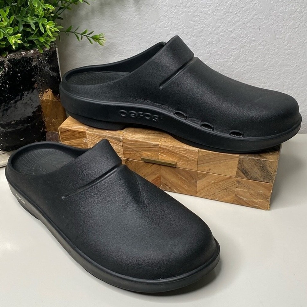 OOFOS OOCLOOG CLOG Black with Seamless Design Men's 10/ Women's 12